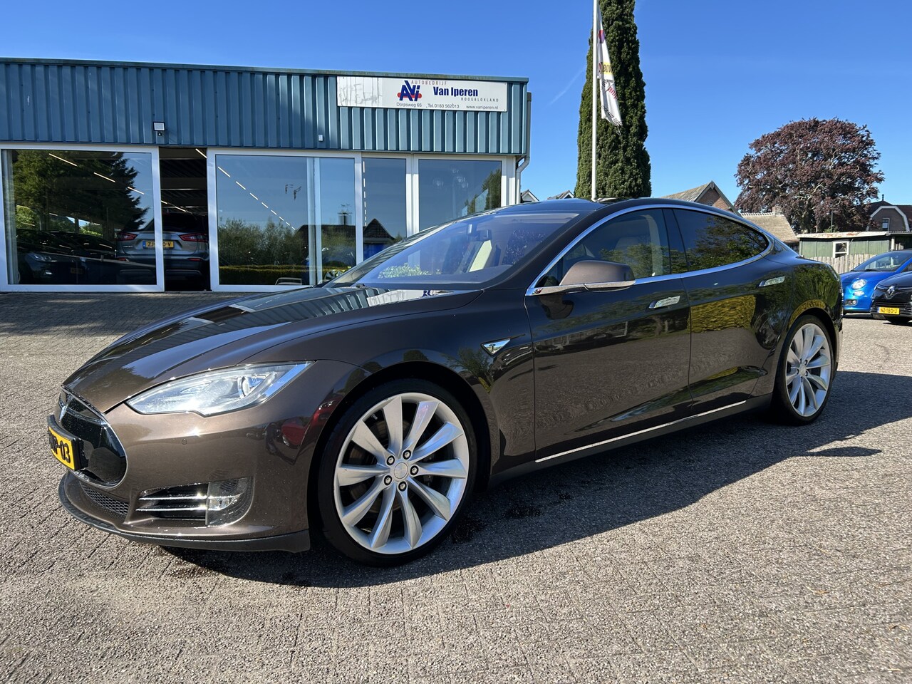 Tesla Model S - 85 Base,Gratis Supercharger.Pano,Leer - AutoWereld.nl
