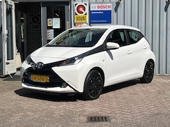 Toyota Aygo - 1.0 VVT-i x-nav | CAMERA | NAVI | BLUETOOTH | AIRCO |