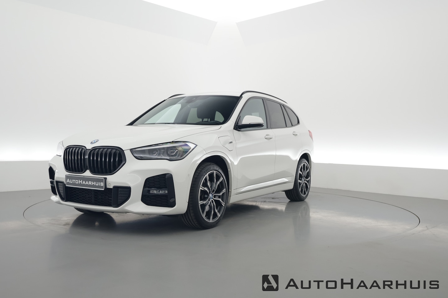 BMW X1 - xDrive25e | Navi | Cruise | Stoelverw. | Camera | PDC V+A - AutoWereld.nl