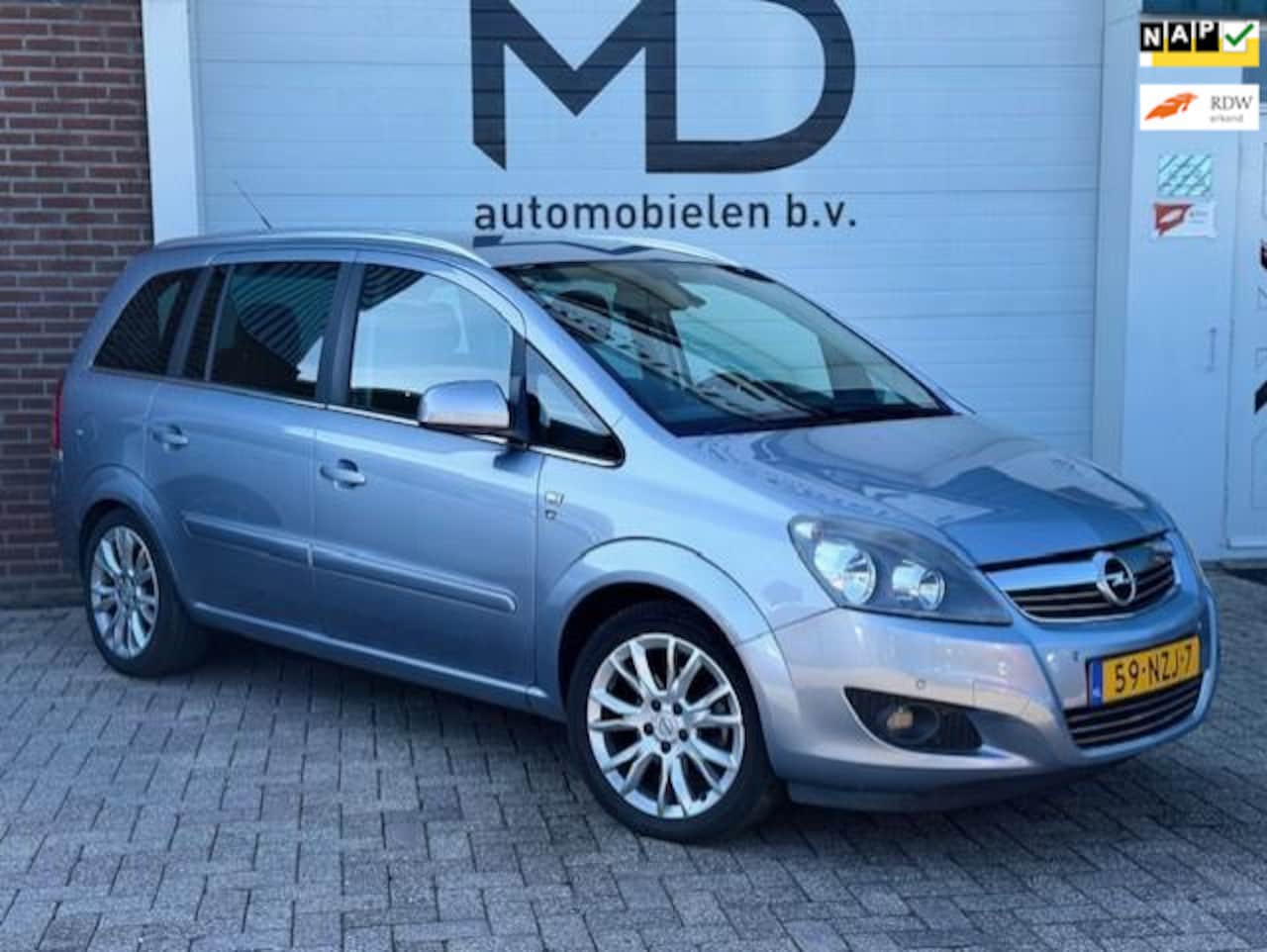 Opel Zafira - 1.8 111 years Edition 7 personen / Navigatie - AutoWereld.nl