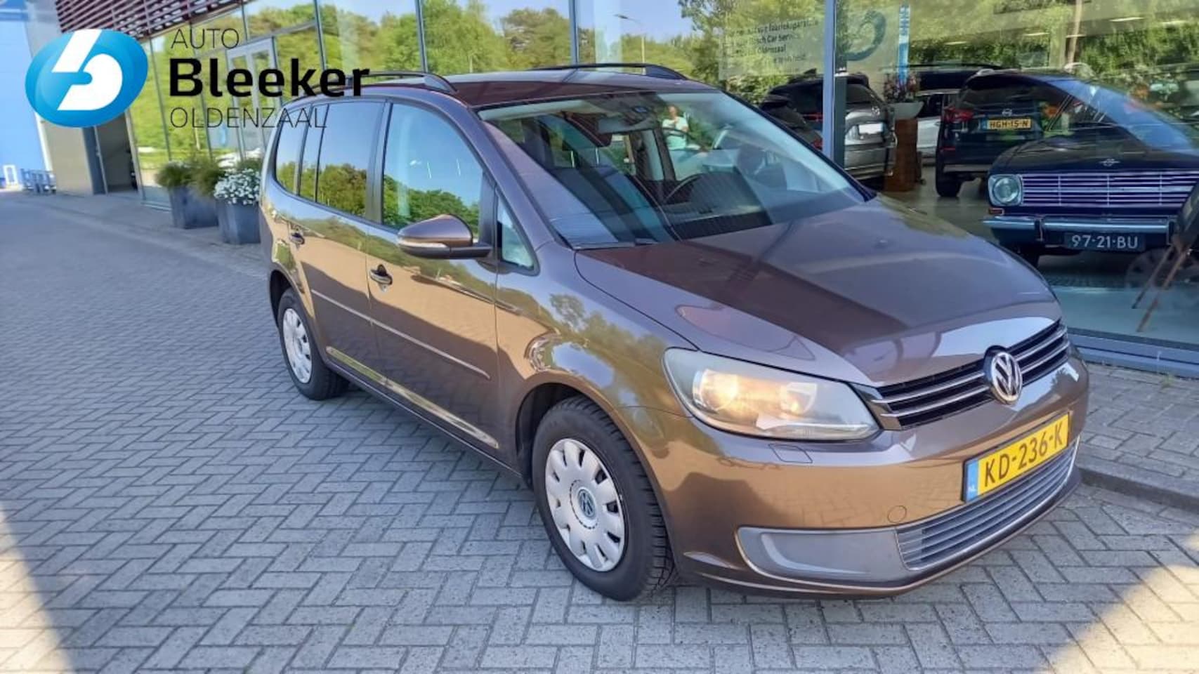 Volkswagen Touran - 1.2 TSI Easyline 7 Pers Airco Trekhaak Cruise PDC - AutoWereld.nl