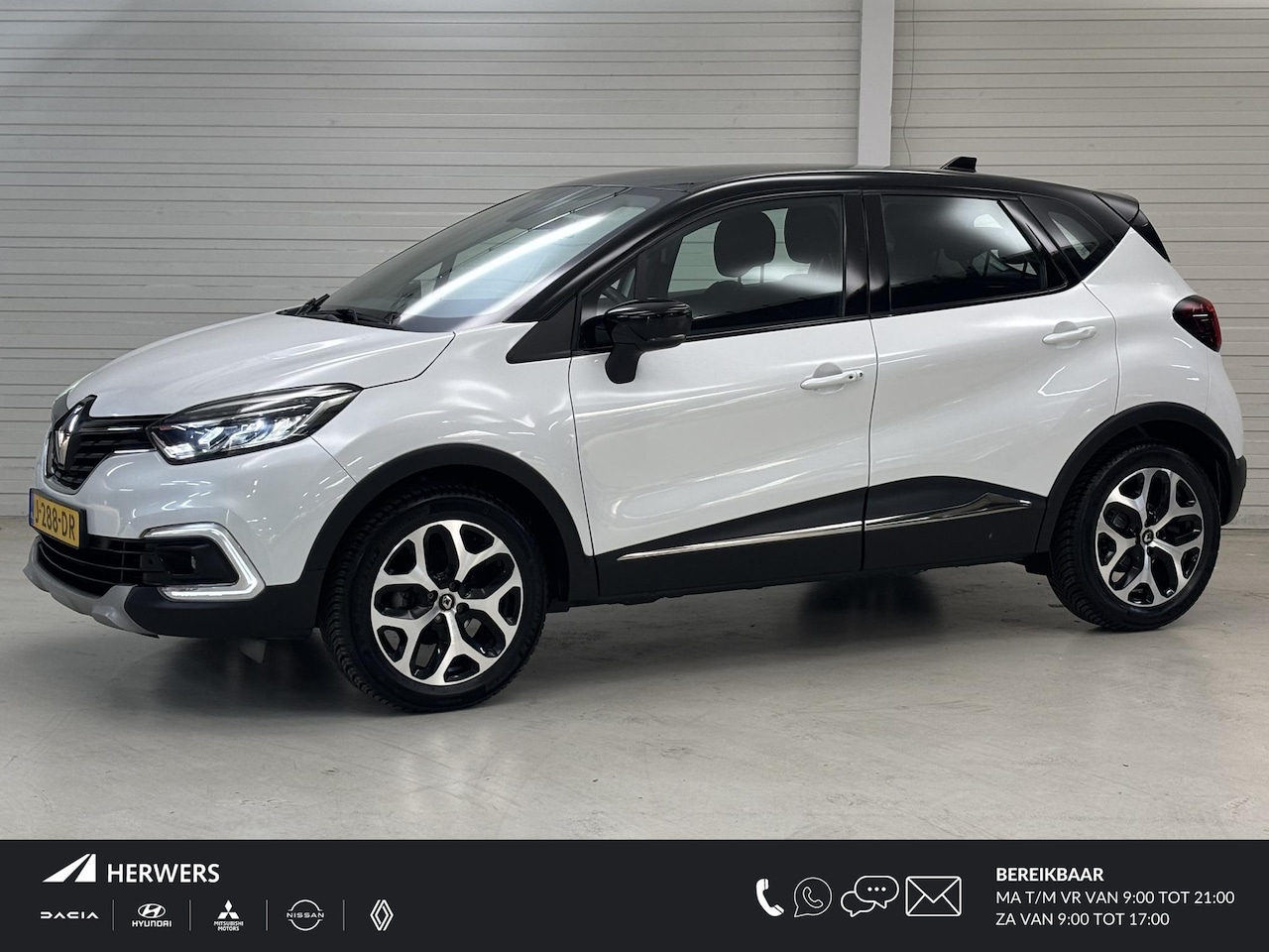 Renault Captur - 0.9 TCe Intens / Trekhaak / All Seasonbanden / Navigatie / Camera / Climate Control / - AutoWereld.nl