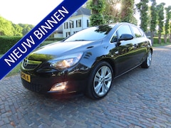 Opel Astra - 1.4 Turbo GT Ecc Cruisecontrol Leer Sportstoelen 6 Bak Navigatie Pdc Lm Velgen Trekhaak*NL