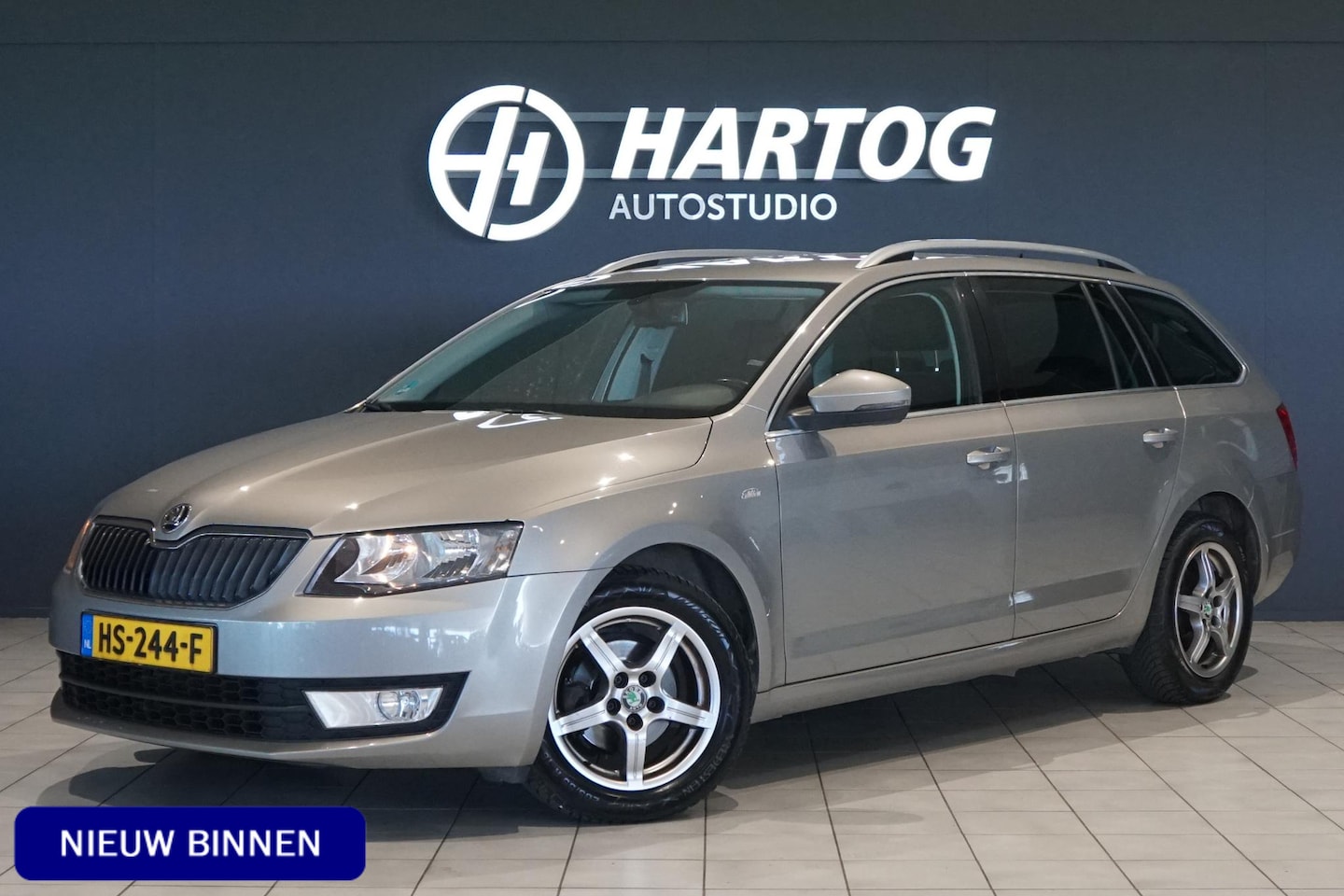 Skoda Octavia Combi - 1.6 TDI Greentech Edition Businessline AUT. + STOELVERWARMING - AutoWereld.nl