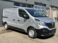Renault Trafic - 1.6 dCi L1H1 Airco Cruise controle Kastinrichting Omvormer 3-Persoons Telefoonverbinding P