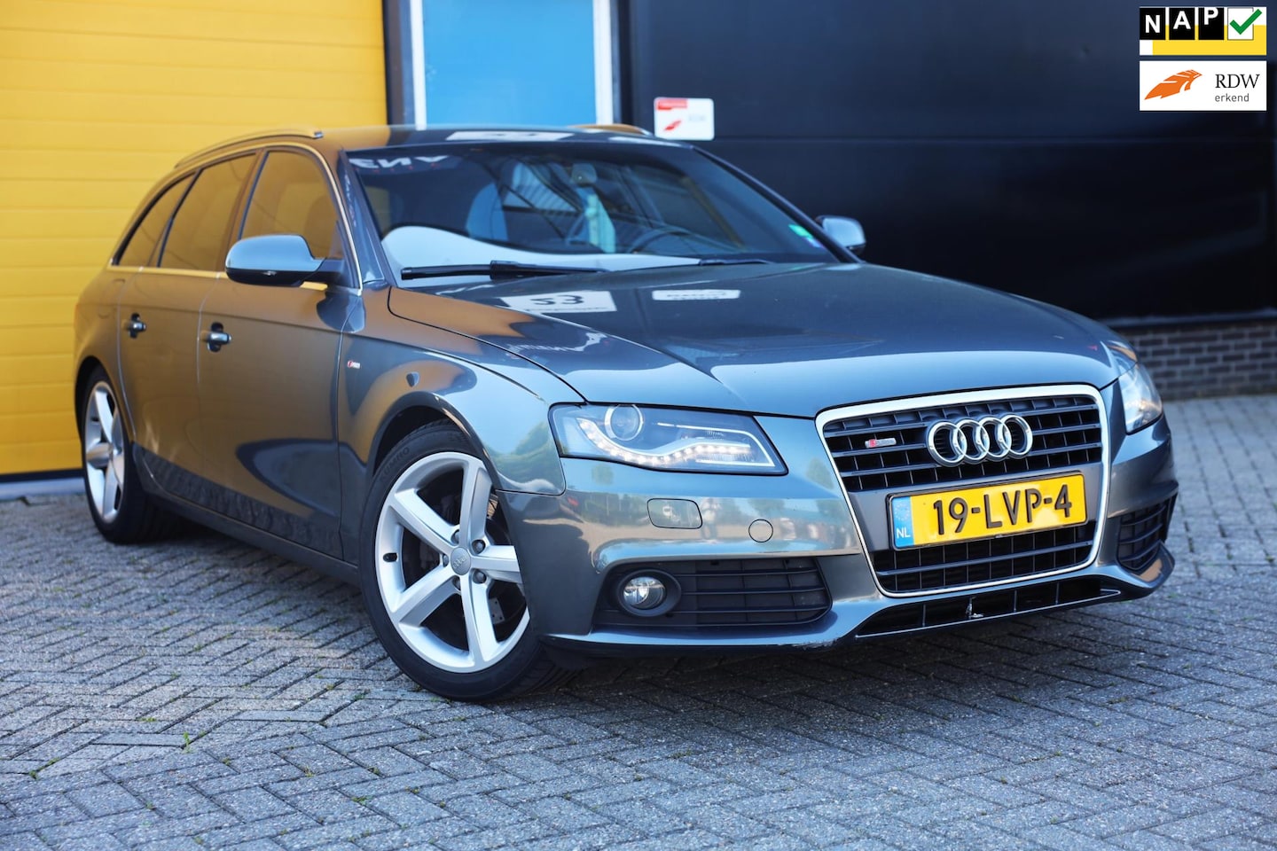 Audi A4 Avant - 1.8 TFSI S Line / 6 Bak / Navi / Elek Pakket / Led Koplampen / Pdc / 18 Inch - AutoWereld.nl
