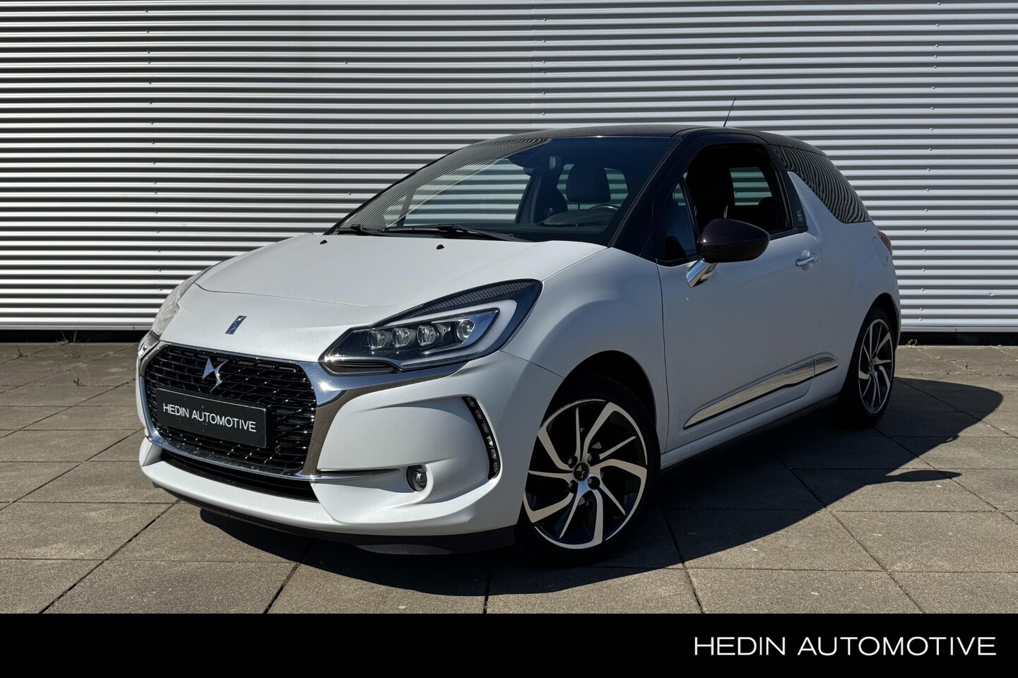 DS 3 - 1.2 Givenchy Le MakeUp | Climate Control | Cruise control | 17'' lichtmetalen velgen | - AutoWereld.nl