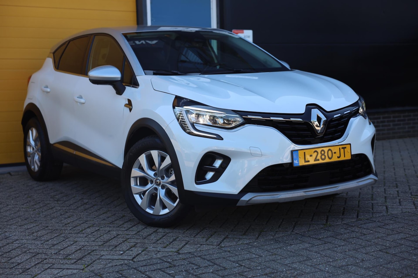 Renault Captur - 1.3 TCe 140 Intens / AUT / Navi / Camera / Cruise Control / Led / TOPSTAAT - AutoWereld.nl