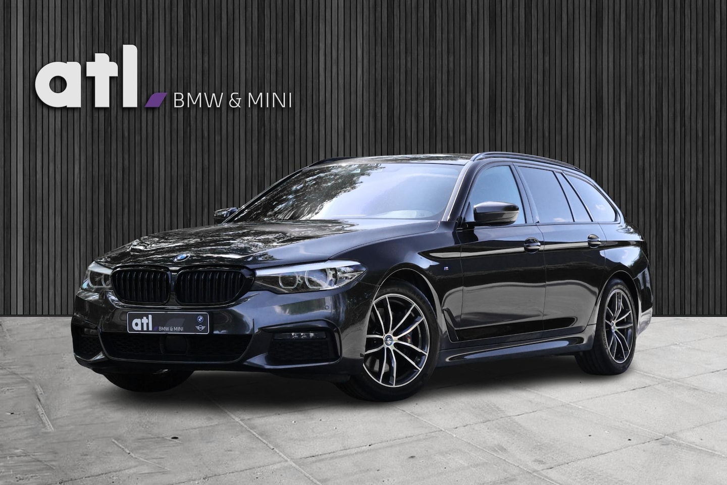 BMW 5-serie Touring - 530i High Executive M-sportpakket, Stoelverwarming, DAB Driving Assistent Plus, Parkeerhul - AutoWereld.nl