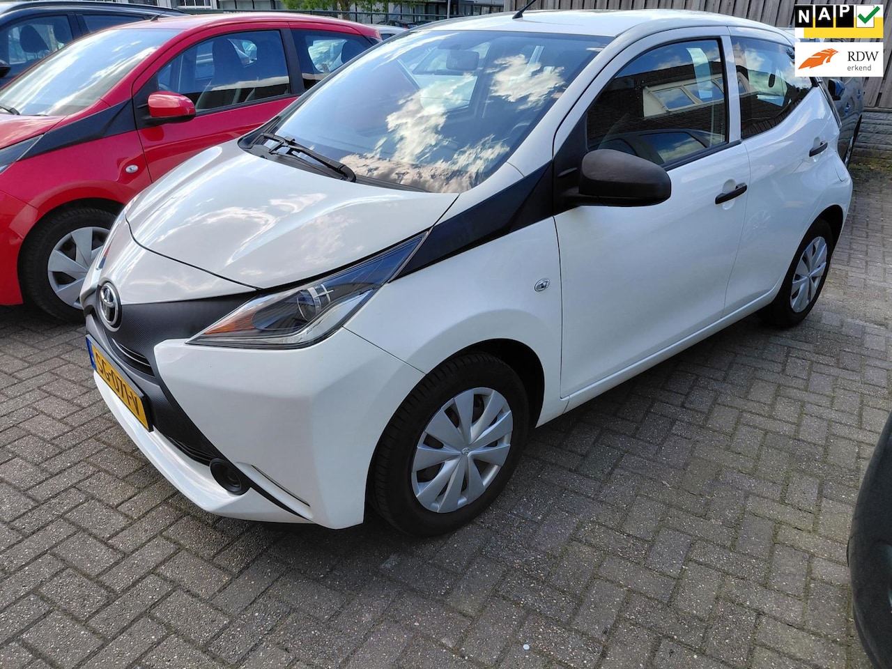 Toyota Aygo - 1.0 VVT-i x-fun 1.0 VVT-i x-fun - AutoWereld.nl