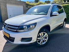 Volkswagen Tiguan - 1.4 TSI Comfort&Design 4Motion Apple CarPlay & Android Auto, Trekhaak, Licht Metalen Velgen, Airco