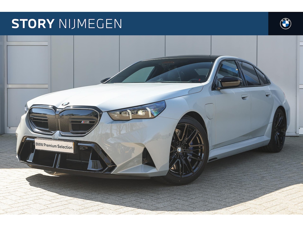 BMW M5 - 5 Serie Automaat / Panoramadak / Trekhaak / M Multifunctionele Stoelen / Bowers & Wilkins - AutoWereld.nl
