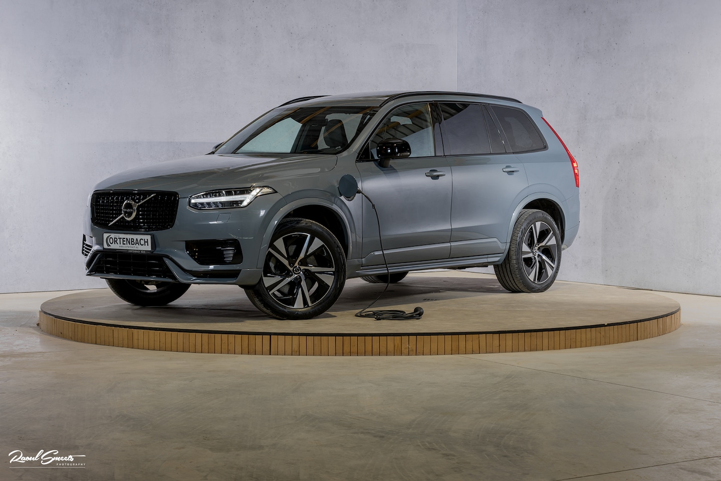 Volvo XC90 - 2.0 T8 Recharge AWD Plus Dark | Long Range | Zwenkbare trekhaak | Panorama dak | Adaptieve - AutoWereld.nl