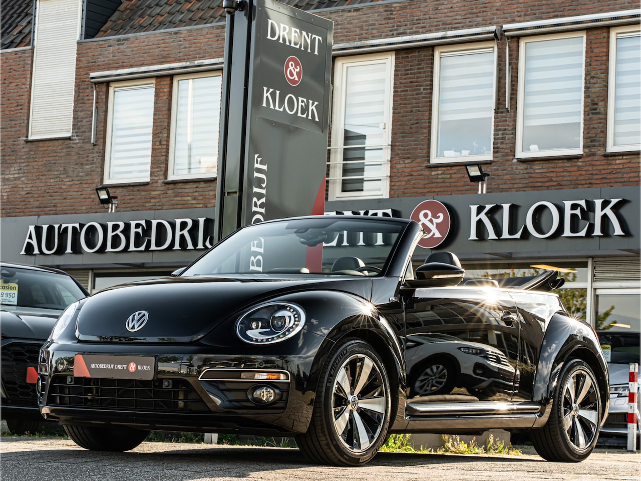 Volkswagen Beetle Cabriolet - 1.4 TSI Sport R-Line ORG NL FENDER AUDIO XENON LEER 18 INCH STOELVERW DODEHOEK - AutoWereld.nl