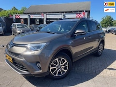 Toyota RAV4 - 2.5 Hybrid AWD Executive *leder + JBL-sound + trekhaak + navi + camera