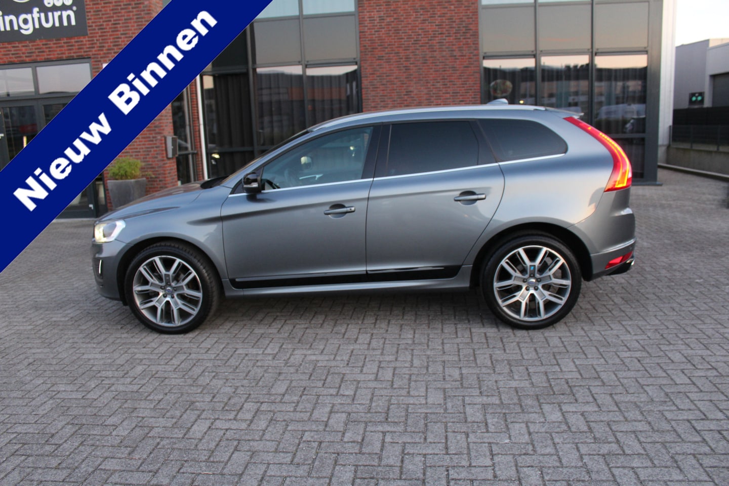 Volvo XC60 - 2.4 D5 Automaat R-Design-Polestar Euro 6 - AutoWereld.nl