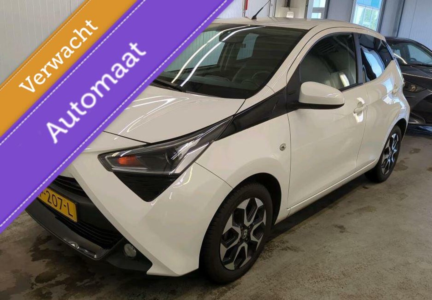 Toyota Aygo - 1.0 VVT-i x-joy Automaat | Camera | Climate control | - AutoWereld.nl