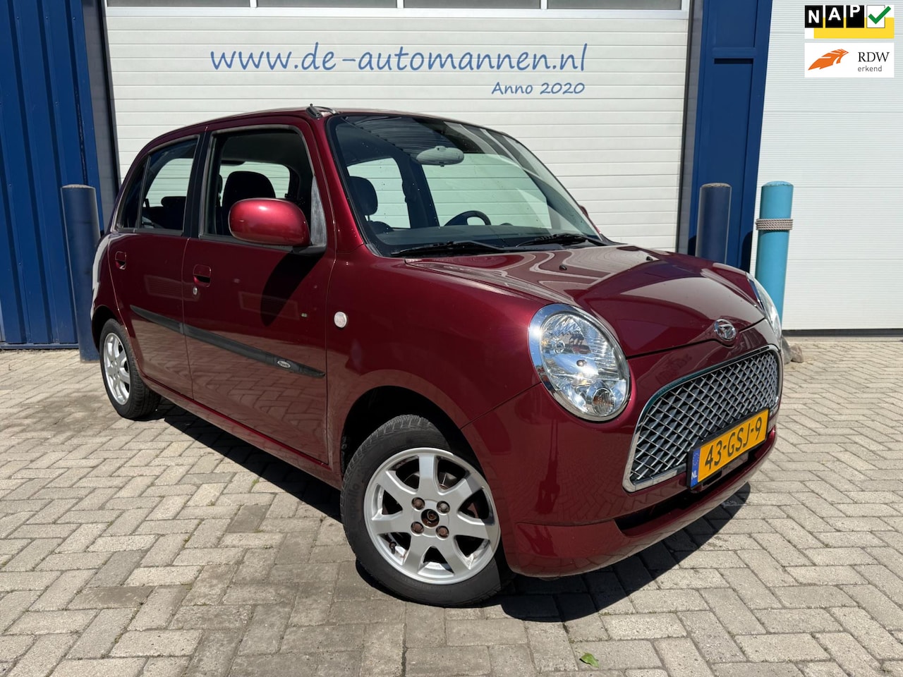 Daihatsu Trevis - 1.0 5-drs AUTOMAAT / AIRCO / 2e EIGENAAR / 55.342 km! / 770 kg! - AutoWereld.nl