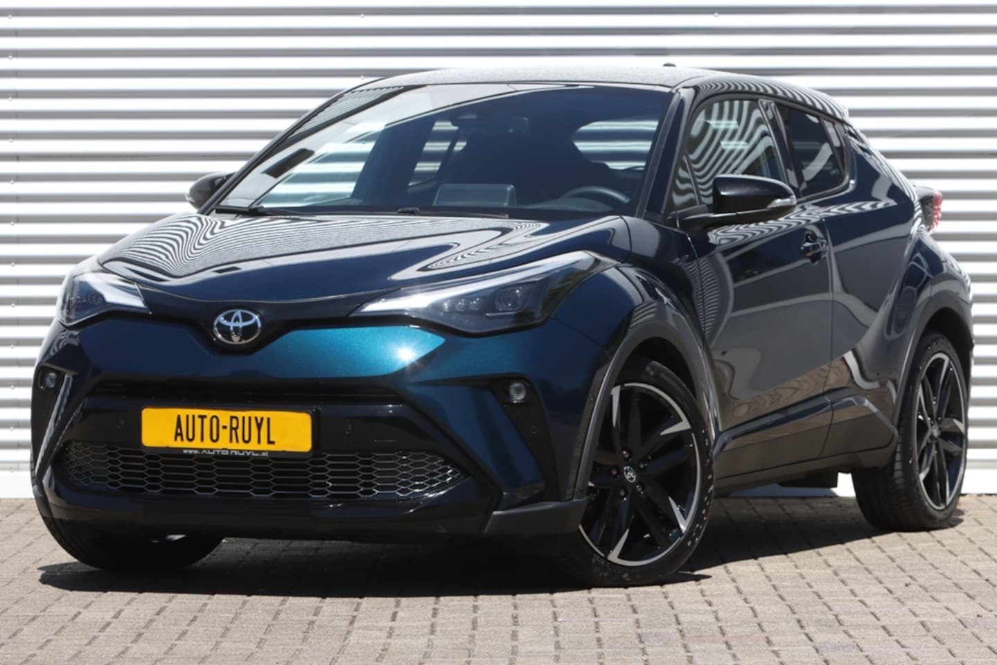 Toyota C-HR - 1.8 Hybrid GR-Sport Bi-Tone - AutoWereld.nl