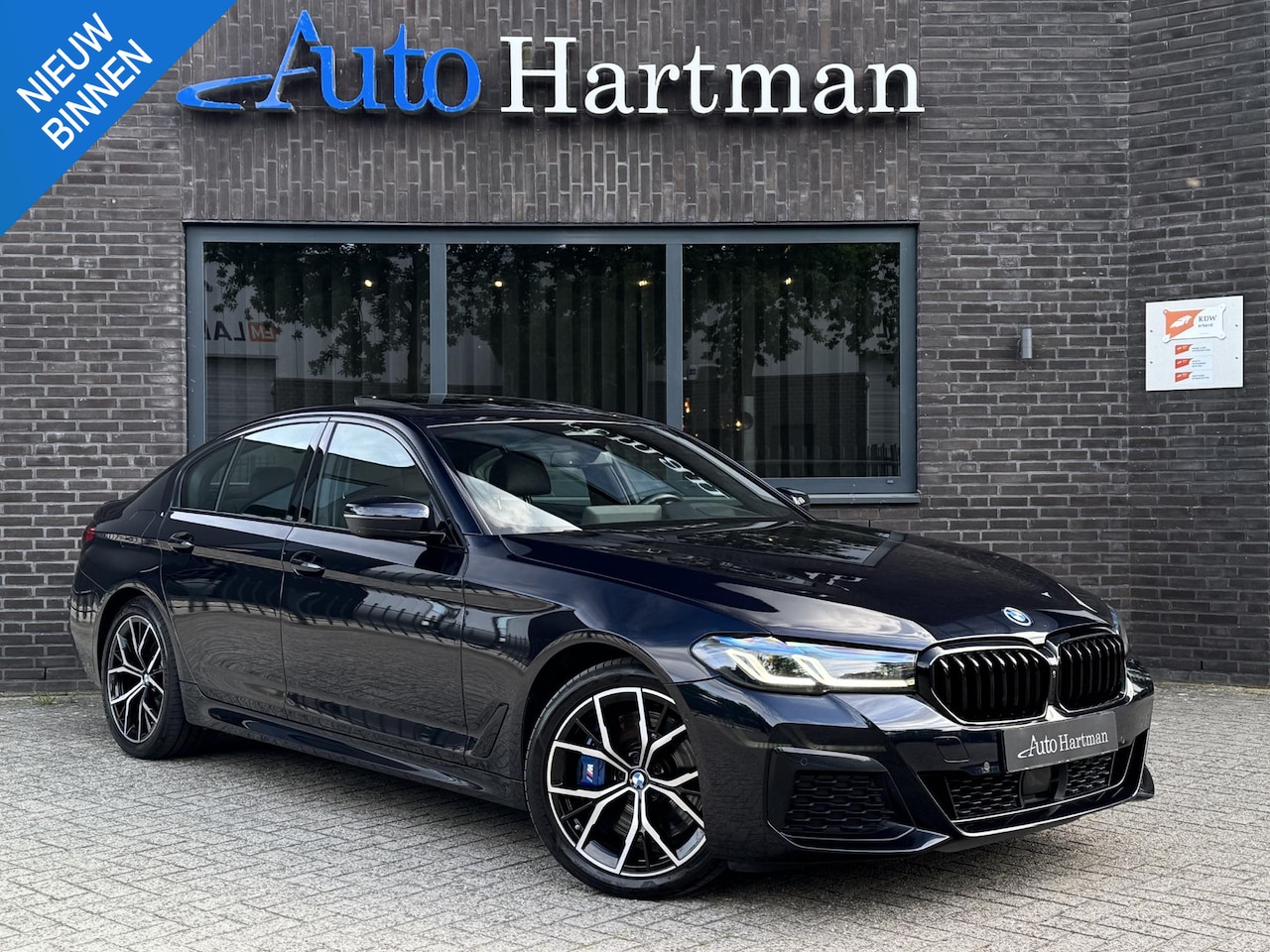 BMW 5-serie - 545e xDrive High Executive M-Sport MASSAGE|PANO|STOELVENTILATIE|LASER|H&K - AutoWereld.nl