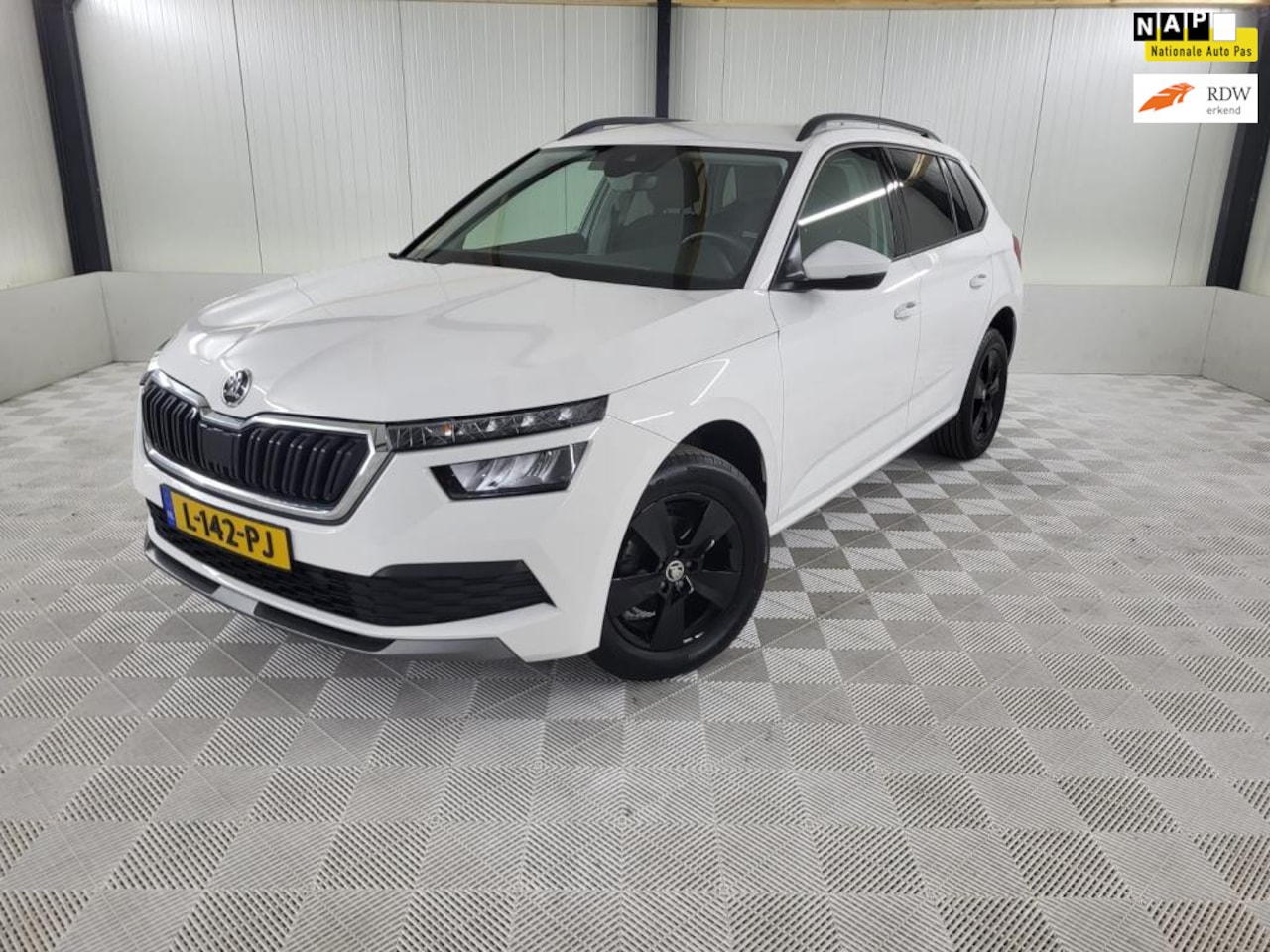 Skoda Kamiq - 1.0 TSI Business Edition 1.0 TSI Business Edition, Black, Navigatie, App - AutoWereld.nl