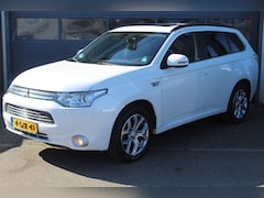 Mitsubishi Outlander - 2.0 PHEV Instyle+ Camera, Climate control, Cruisecontrol, Leder, Stoelverwarming