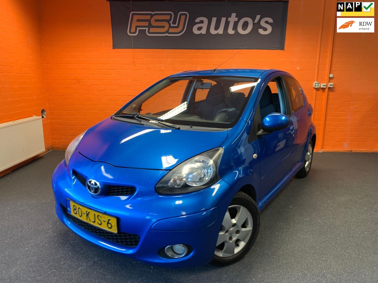 Toyota Aygo - 1.0-12V Dynamic Blue 5 -Drs / Automaat / Airco - AutoWereld.nl