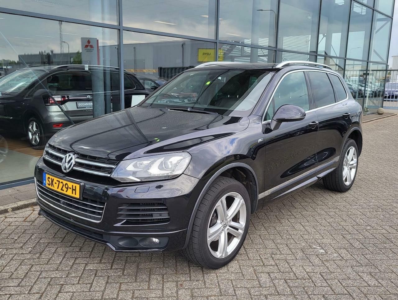 Volkswagen Touareg - 3.0 TDI Aut Highline R-line | Full Options - AutoWereld.nl