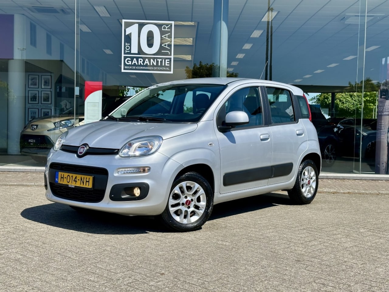 Fiat Panda - 1.2 Lounge | All seasons | Parkeersensoren - AutoWereld.nl