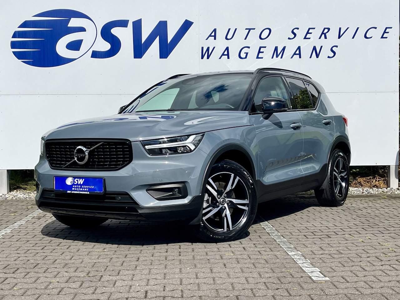 Volvo XC40 - 2.0 B4 R-Design | Trekhaak | CarPay | Camera | Keyless | LED | 18 inch - AutoWereld.nl
