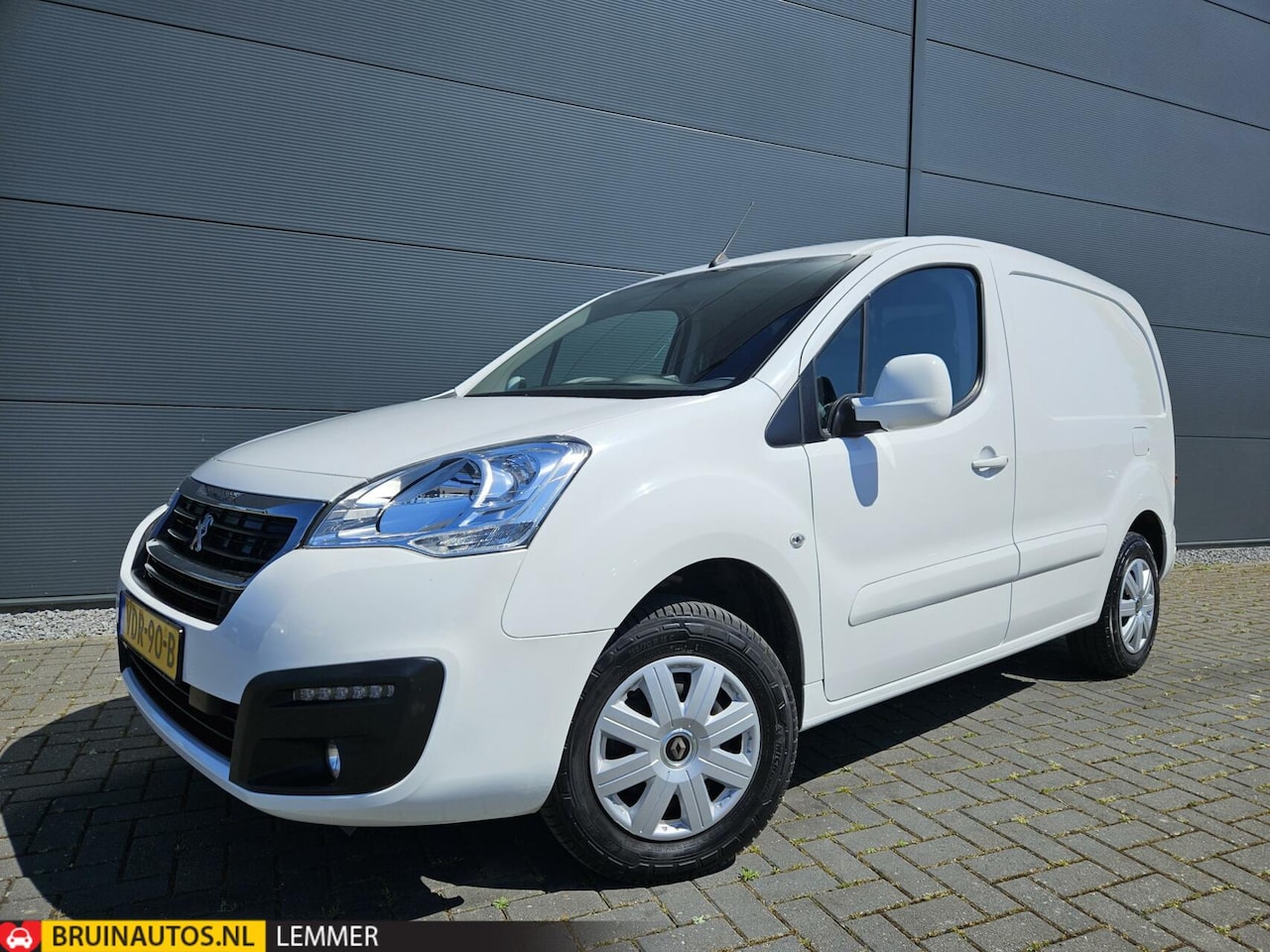 Peugeot e-Partner - Electric 3-zits Airco navi Climate 2019 - AutoWereld.nl