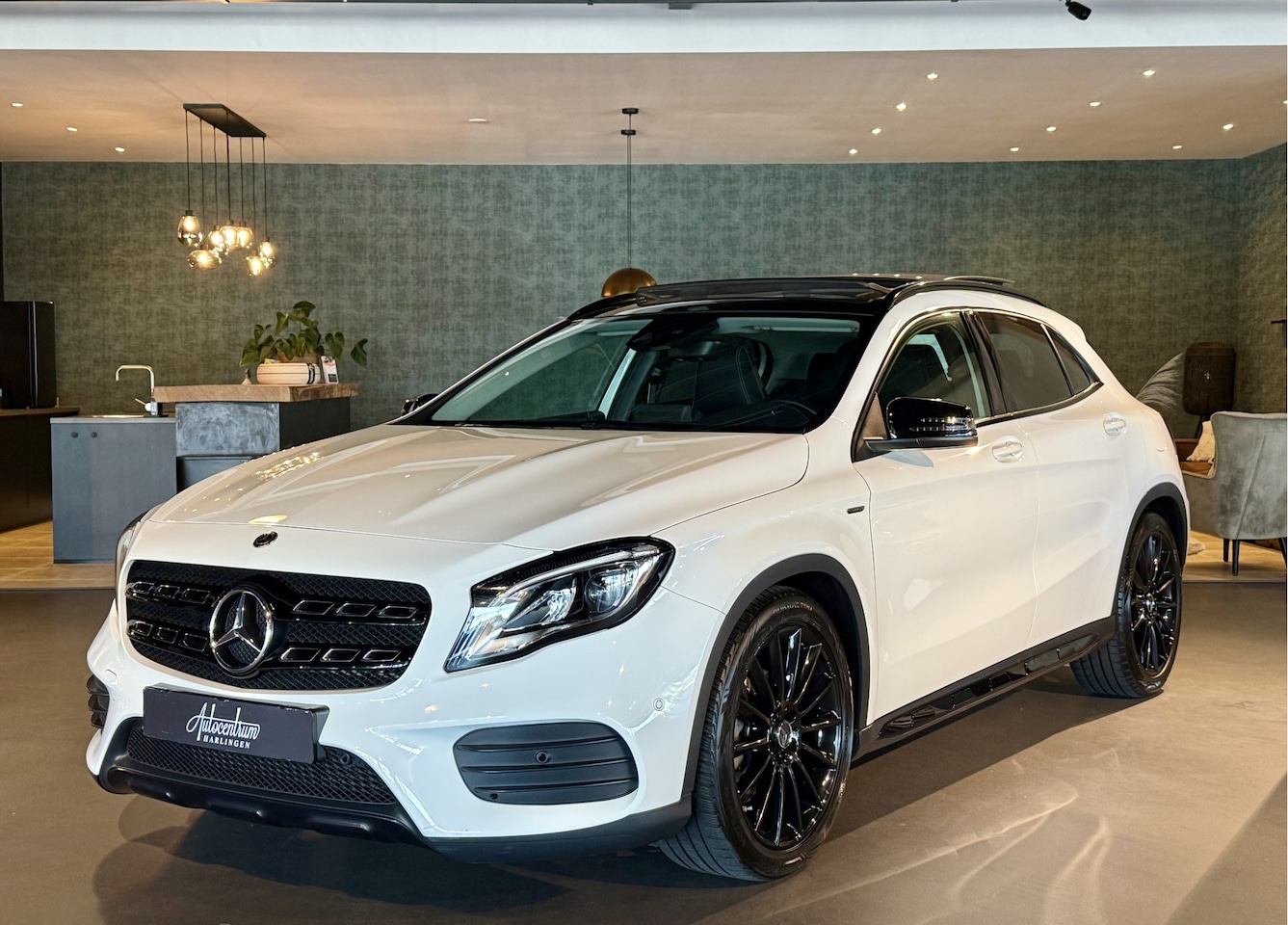 Mercedes-Benz GLA-Klasse - 200 AMG I Edition I Pano I Nightpakket I Carbon - AutoWereld.nl