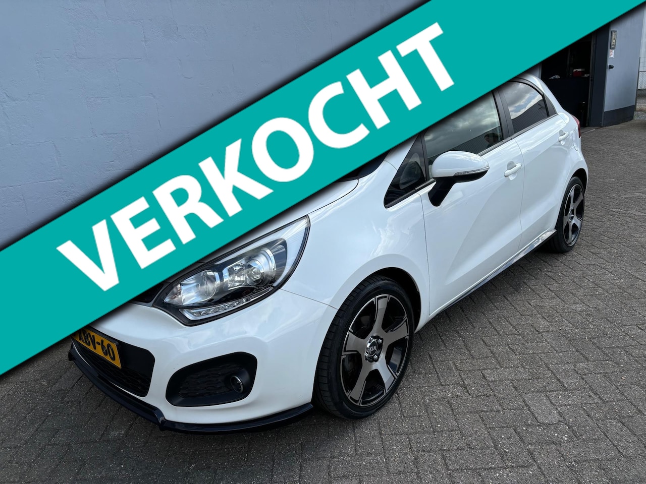 Kia Rio - 1.2 CVVT World Cup Edition Plus 5-Deurs - Lederen Interieur - AutoWereld.nl