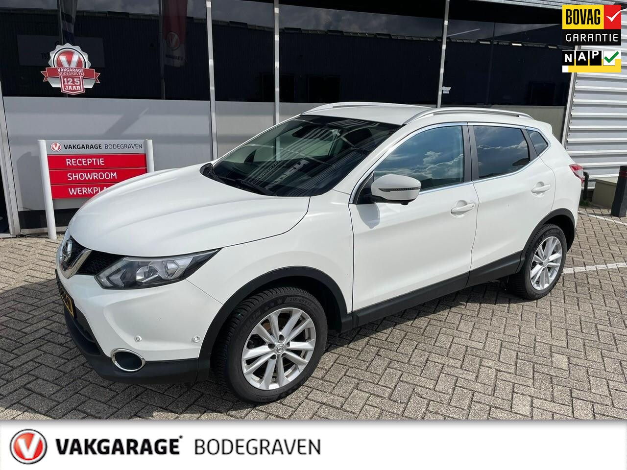 Nissan Qashqai - 1.2 Tekna 17" 1.2 Tekna 17" , Leer, camera, trekhaak, - AutoWereld.nl
