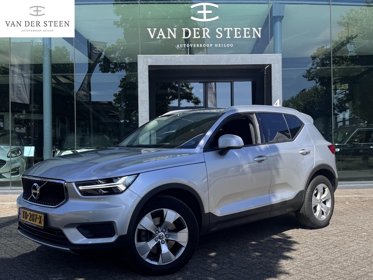 Volvo XC40 - 2.0 T4 Momentum Adapt. Cruise l Apple CarPlay l Camera l Dealer OH - AutoWereld.nl