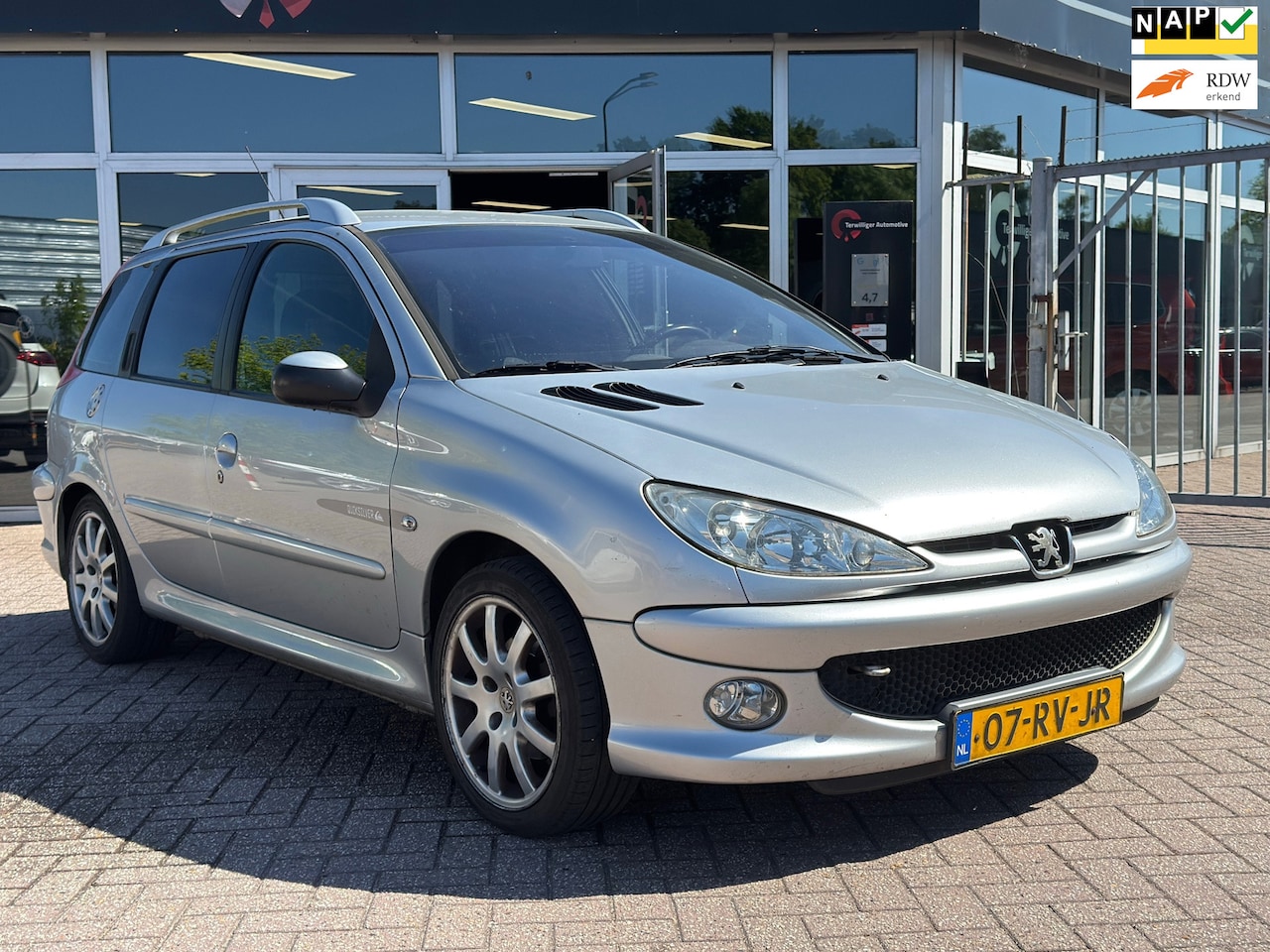 Peugeot 206 SW - 1.6-16V Quiksilver | CLIMA | APK | TREKHAAK | SPORTSTOELEN | - AutoWereld.nl