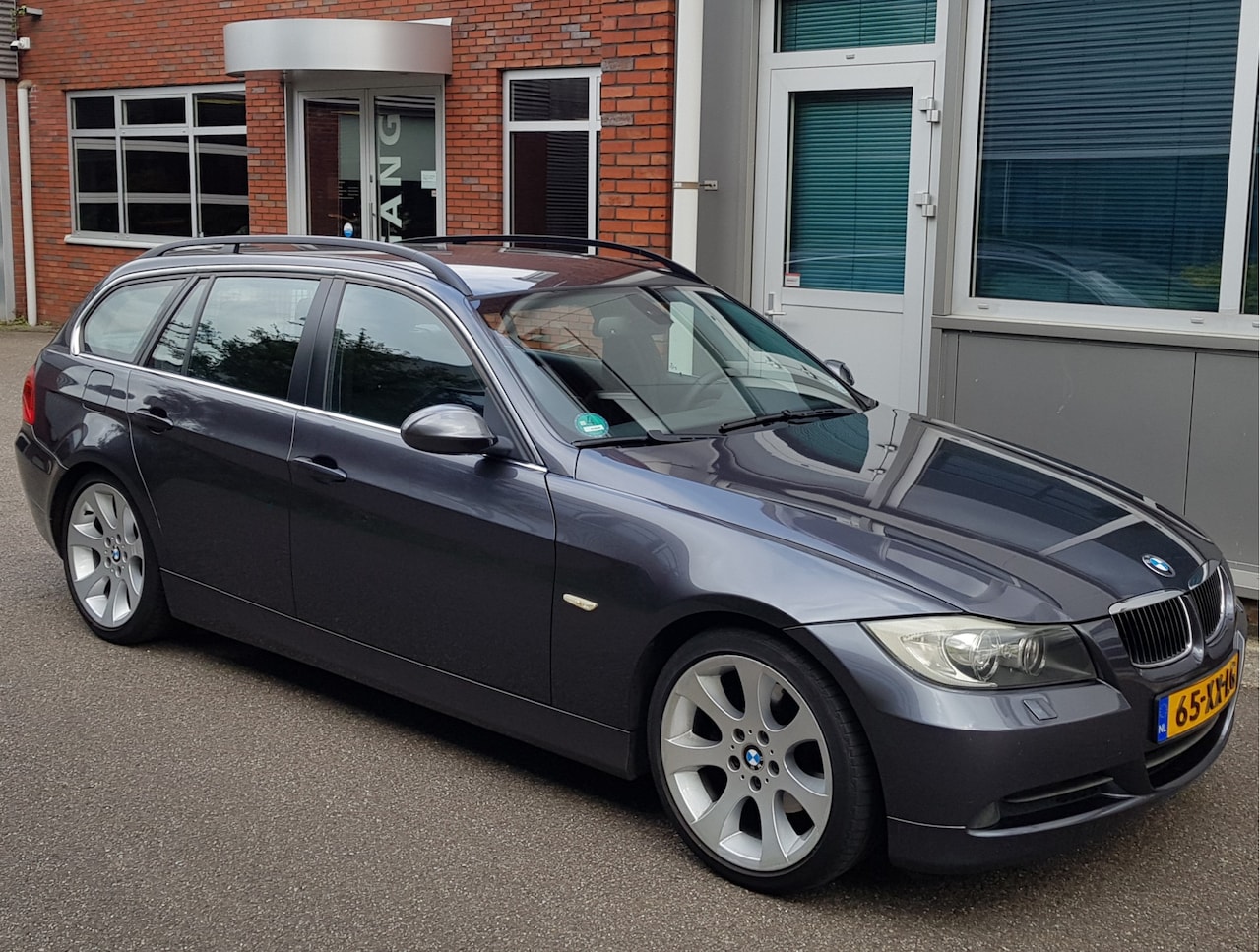 BMW 3-serie Touring - 325i Leder Sportint 18" Trekhaak Xenon Ecc - AutoWereld.nl