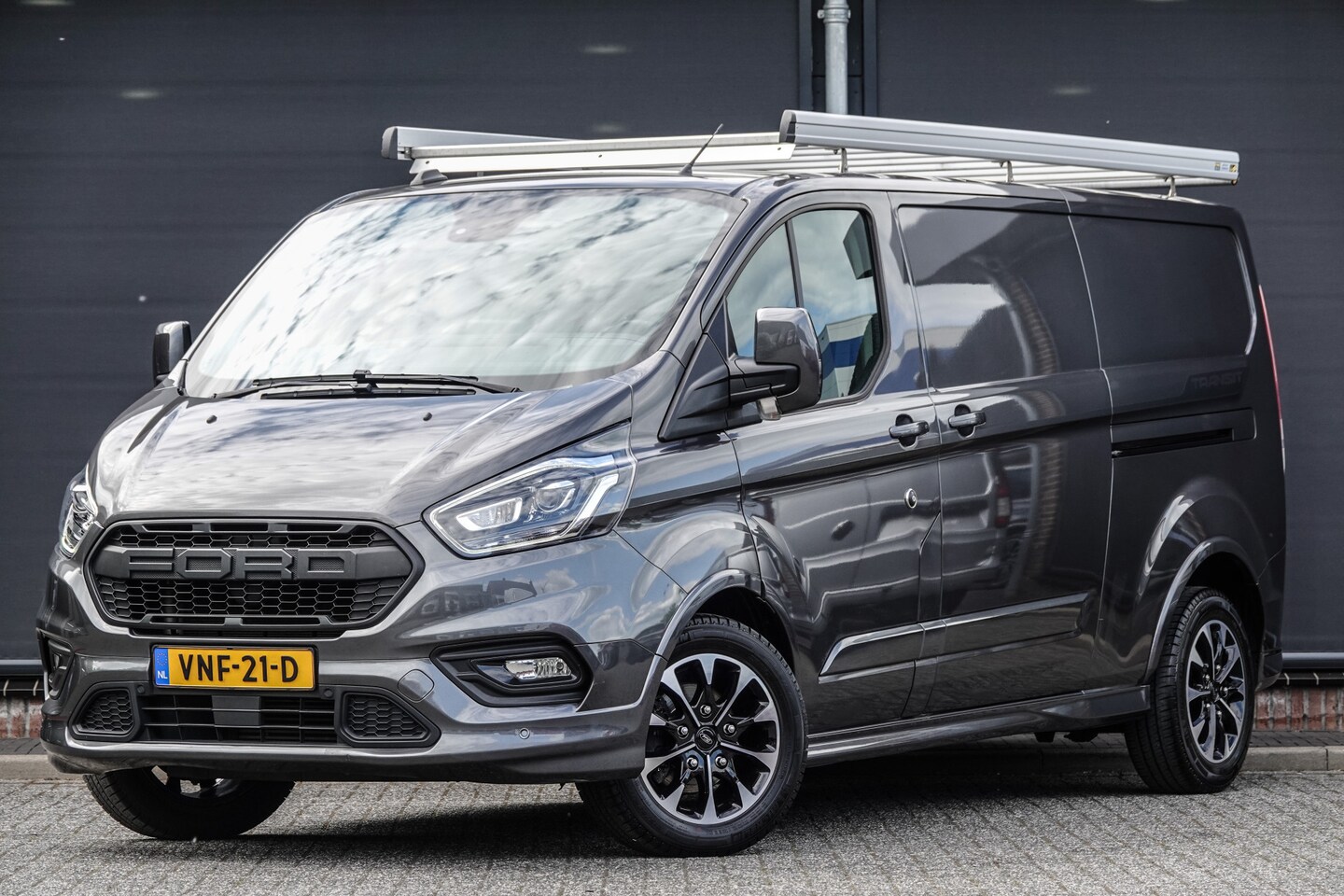 Ford Transit Custom - L2H1 2.0 Tdci 185Pk Aut. | Sport 320 | Stoel-Bank | 2xSchuifdeur | Imperiaal | Achteruitri - AutoWereld.nl