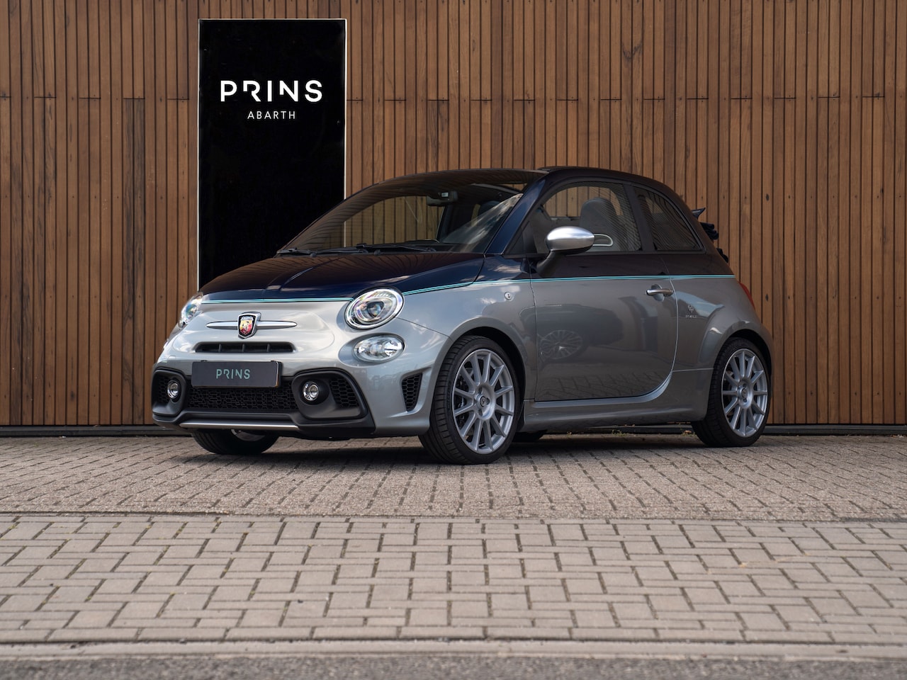 Abarth 695 - C Rivale | Akrapovic | CarPlay | Handbak - AutoWereld.nl