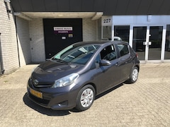 Toyota Yaris - 1.3 VVT-i Aspiration / AIRCO / NIEUW MODELJAAR / DEALER OH / NETTE FRISSE AUTO / APK MEI 2