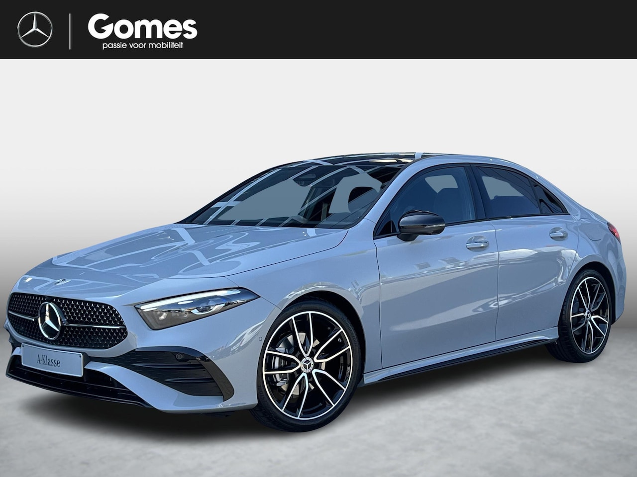 Mercedes-Benz A-klasse - Limousine 180 Business Solution AMG | AMG Plus Pakket | Night Pakket | Panoramadak | Elekt - AutoWereld.nl