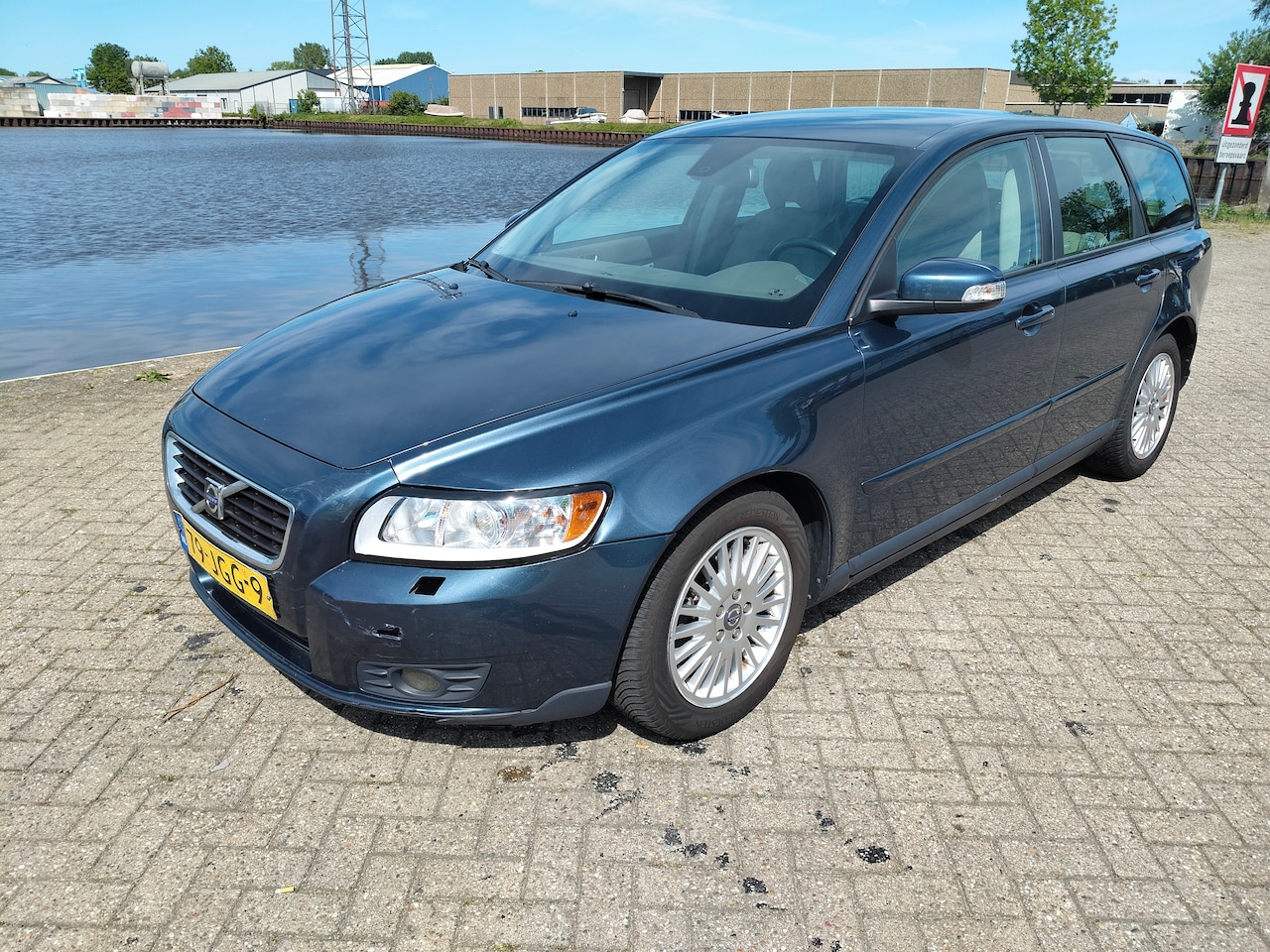 Volvo V50 - 2.0D Kinetic Nieuwe APK - AutoWereld.nl