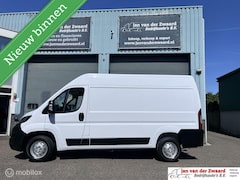 Peugeot Boxer - 330 2.2 BlueHDi 120 Lang hoog EURO 6 3 zitplaatsen Trekhaak Airco