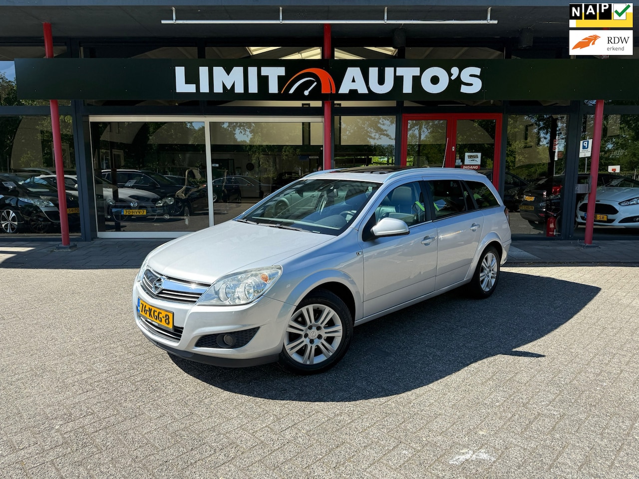 Opel Astra - 1.8i-16V Edition/Aut/Pano/Climate/Leer/Navi/Pdc/Stoel.verw/Trekhaak/Lmv/Apk - AutoWereld.nl