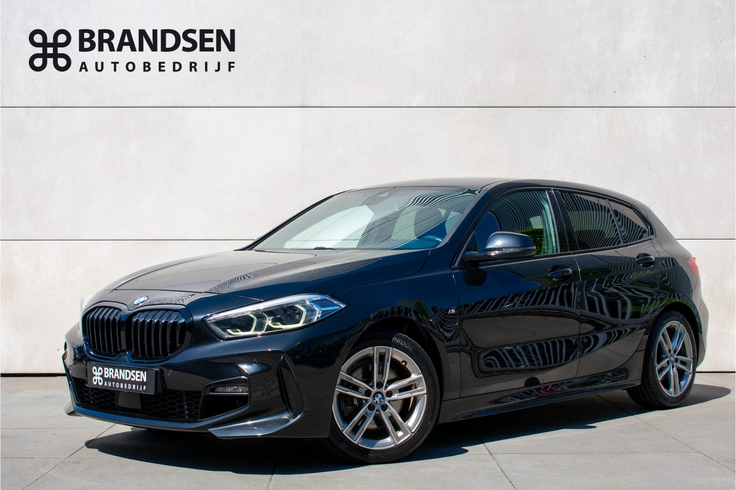 BMW 1-serie - 118i High Executive Edition -M-sport-17''-Dab-Trekhaak- - AutoWereld.nl
