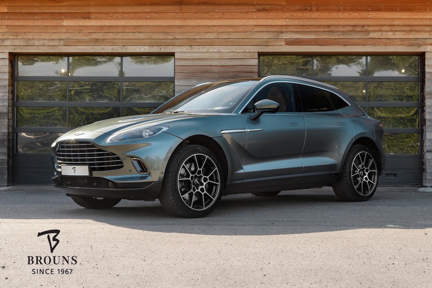 Aston Martin DBX - 550pk |NL auto|1e eig.|BTW verrekenbaar - AutoWereld.nl