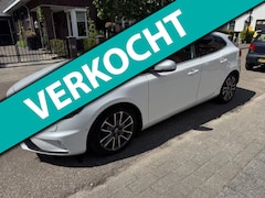 Volvo V40 - 2.0 D2 R-Design Business