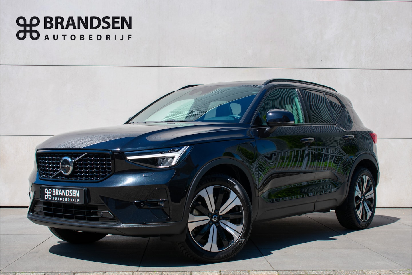 Volvo XC40 - 1.5 T5 Plug-in hybrid Ultimate Dark ACC-360camara-Trekhaak-Panoramadak-keyless - AutoWereld.nl