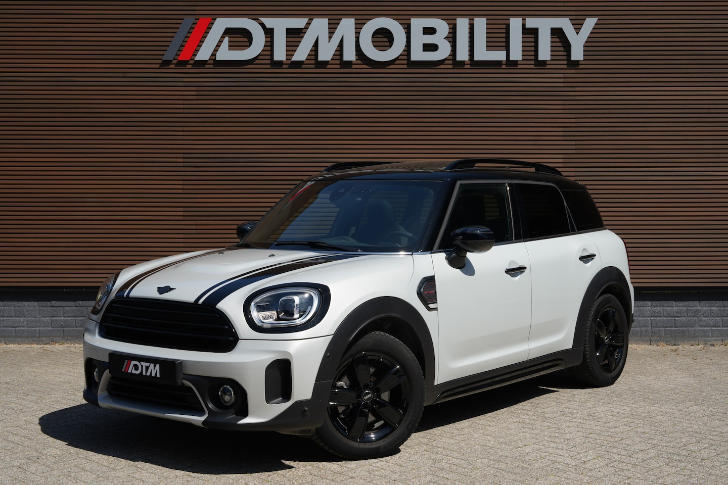 MINI Countryman - Mini 1.5 Cooper MINI | Panoramadak | Leder | Apple Carplay | Parkeercamera | - AutoWereld.nl