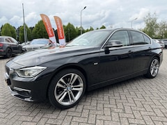 BMW 3-serie - 320i High Executive 184pk | Xenon | Groot Navi | Trekhaak 1.500 kg